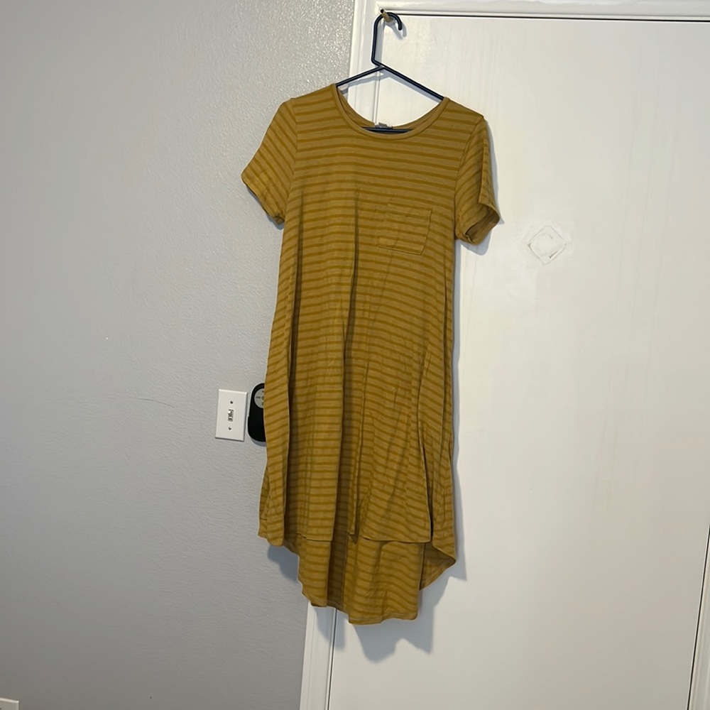 Medium Carly (striped golden/ mustard yellow) high low style.